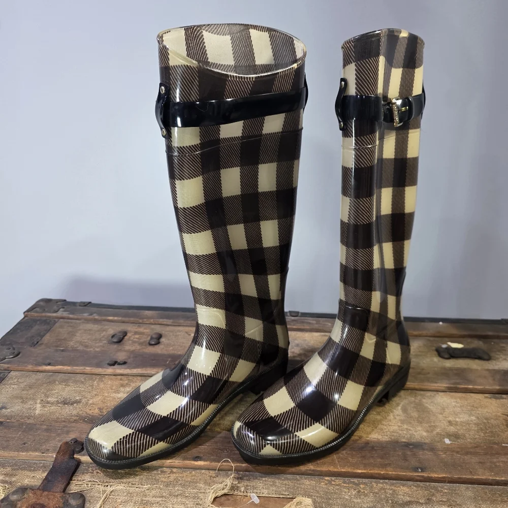 Lauren Ralph Lauren Rossalyn II Plaid Rubber Rain Boots w/Adjustable Strap. 10